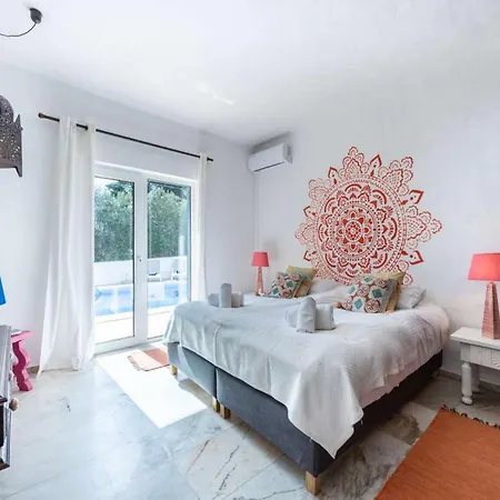 Вилла Splendid 6 Bedrooms Casa Sacha Marias Short Drive Карвоейру