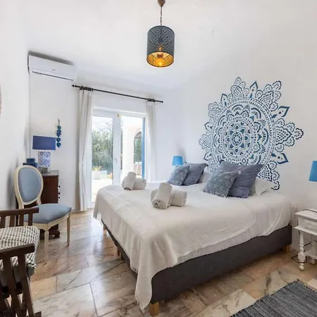 Splendid 6 Bedrooms Casa Sacha Marias Short Drive