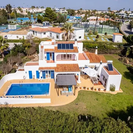 Splendid 6 Bedrooms Casa Sacha Marias Short Drive וילה